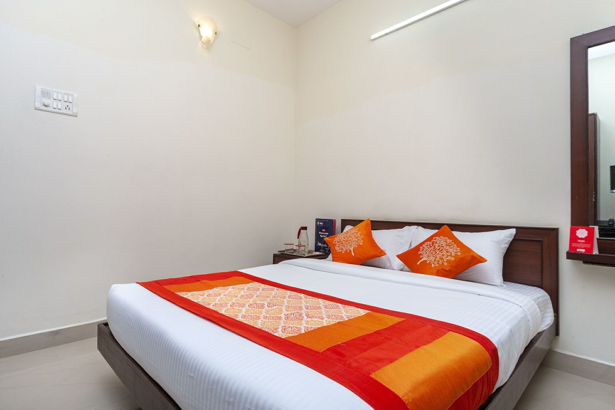 Oyo 22019 Skye Service Apartments Madrás Exterior foto