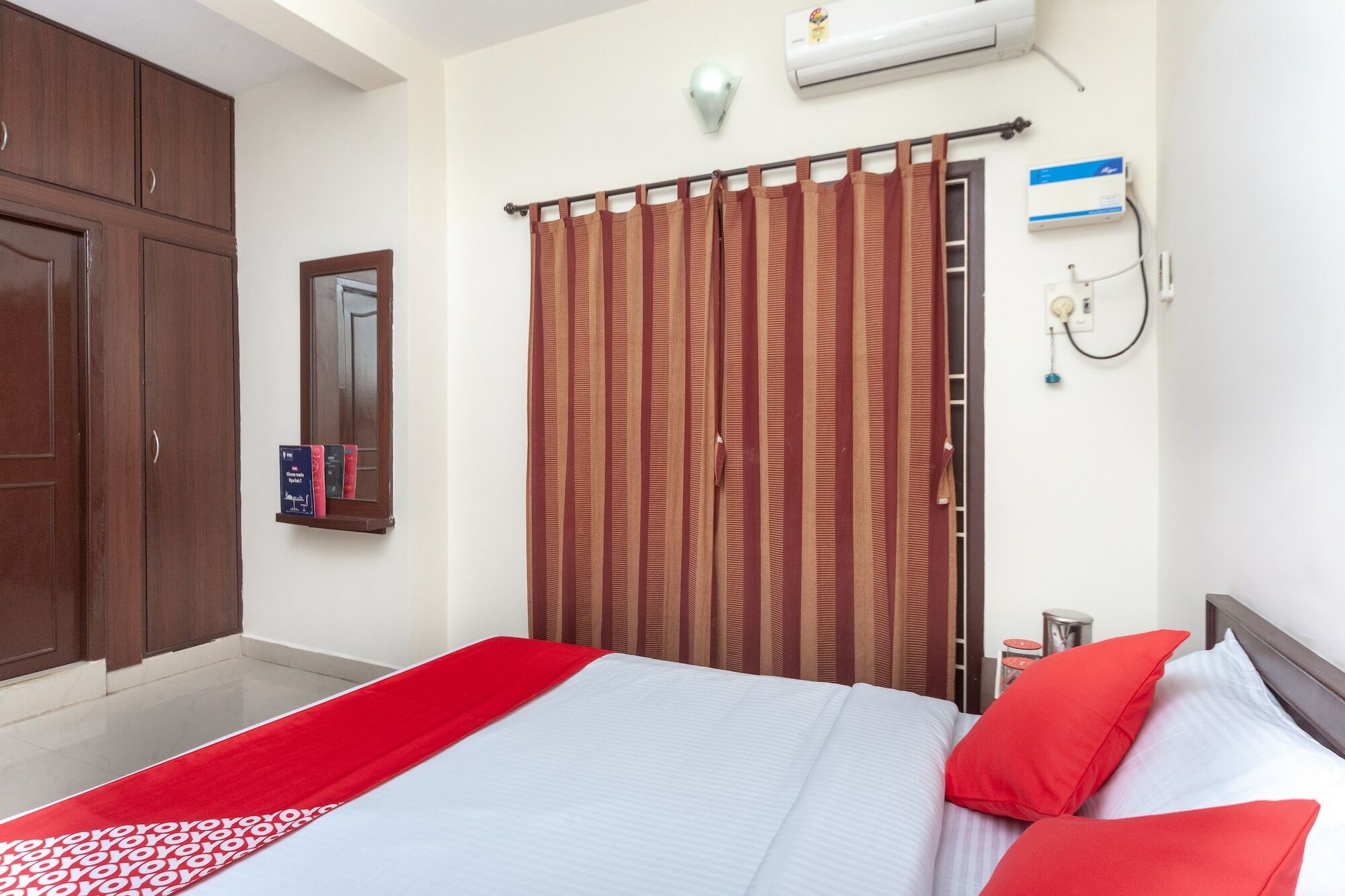 Oyo 22019 Skye Service Apartments Madrás Exterior foto